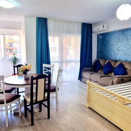Big & Cosy Apartment With 3 Double Beds & 2 Bathrooms Iasi Bagian luar foto
