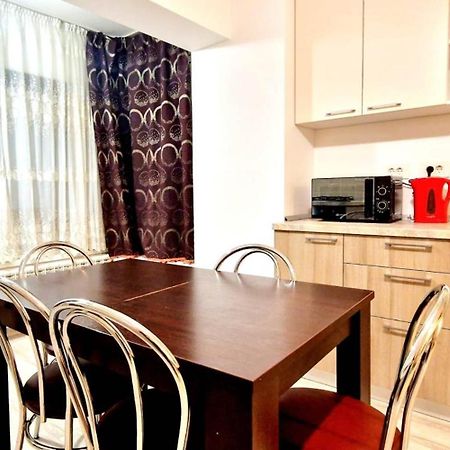 Big & Cosy Apartment With 3 Double Beds & 2 Bathrooms Iasi Bagian luar foto