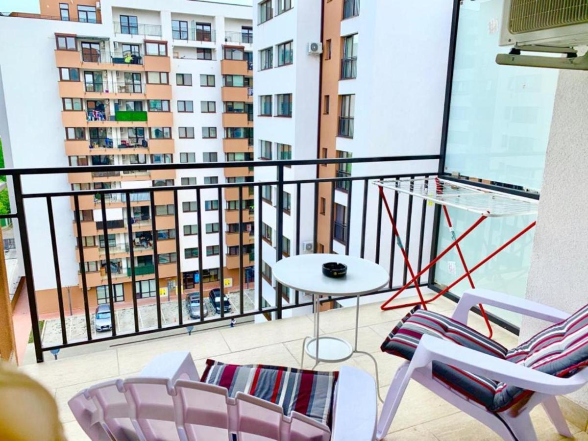 Big & Cosy Apartment With 3 Double Beds & 2 Bathrooms Iasi Bagian luar foto