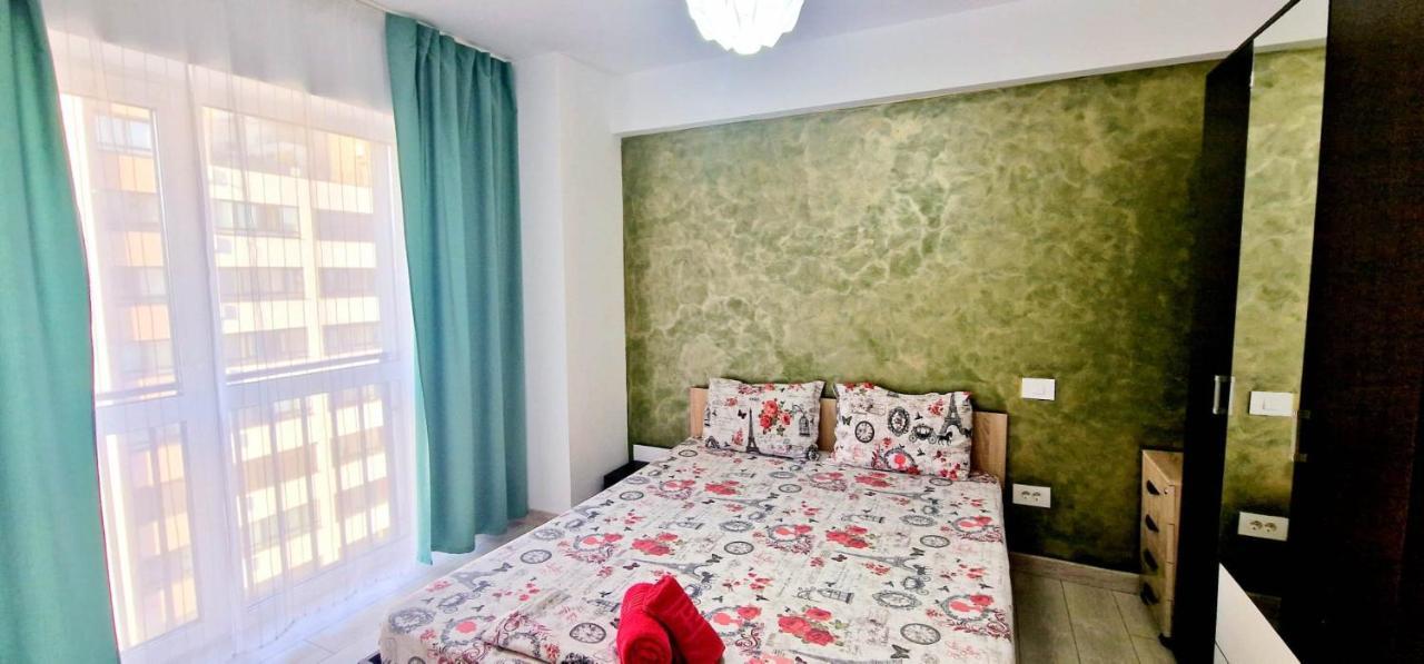 Big & Cosy Apartment With 3 Double Beds & 2 Bathrooms Iasi Bagian luar foto