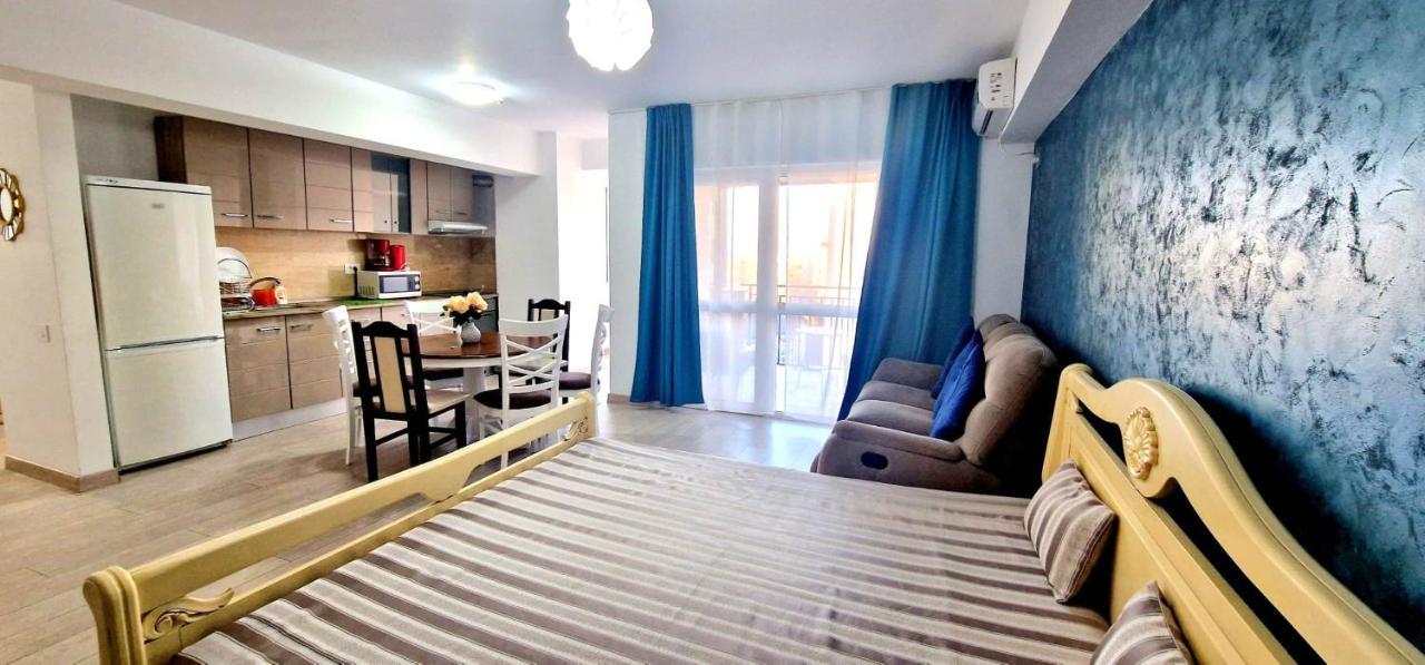 Big & Cosy Apartment With 3 Double Beds & 2 Bathrooms Iasi Bagian luar foto