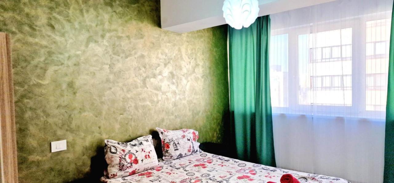 Big & Cosy Apartment With 3 Double Beds & 2 Bathrooms Iasi Bagian luar foto