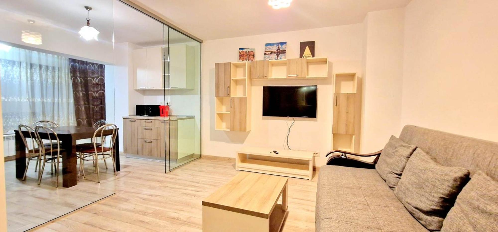 Big & Cosy Apartment With 3 Double Beds & 2 Bathrooms Iasi Bagian luar foto
